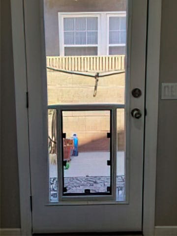 Pet-Doors-For-Glass-4-360x480